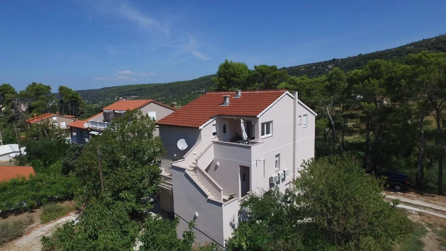 Apartments With A Parking Space Mundanije, Rab - 22552 Rab Town